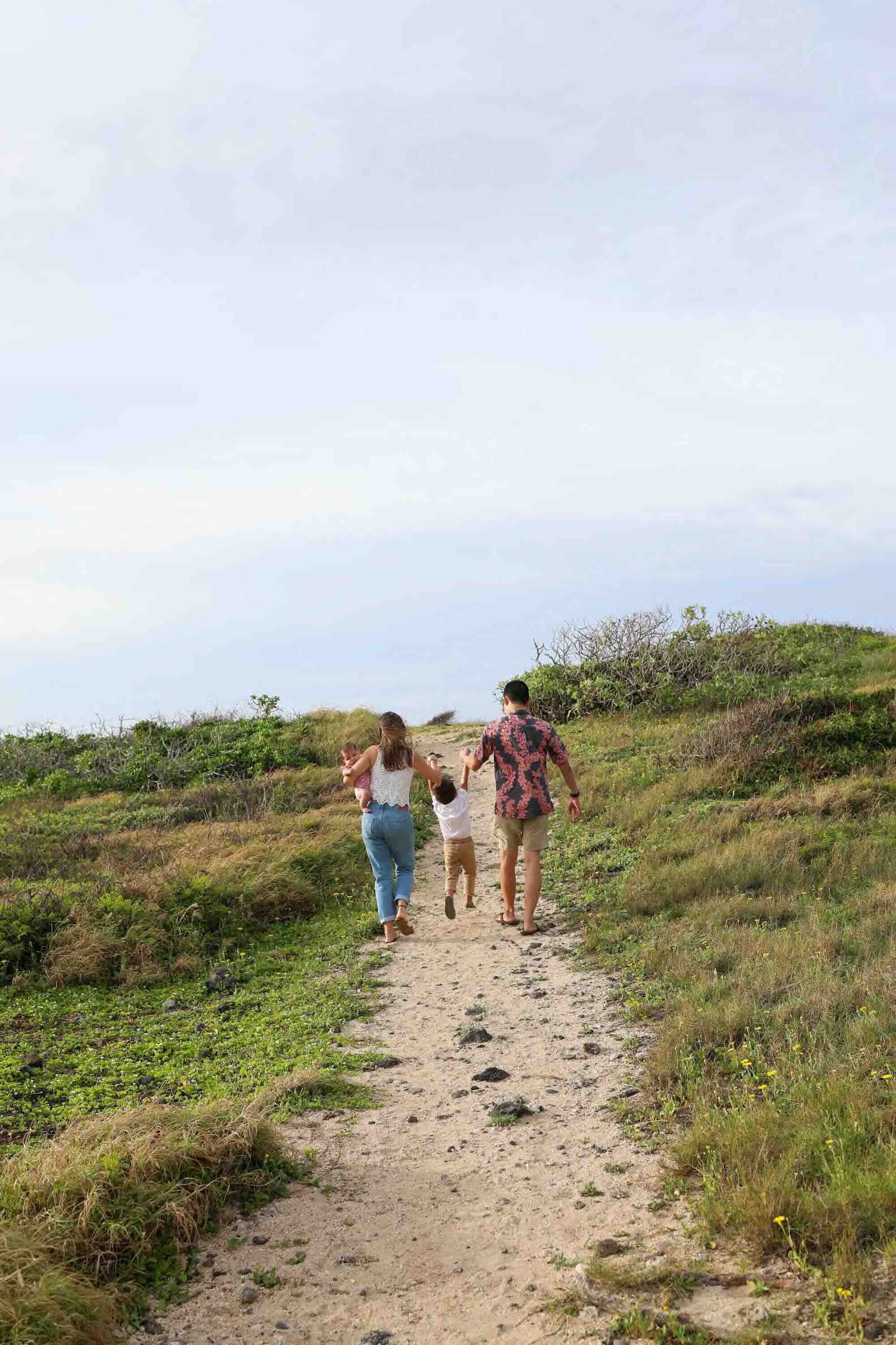 Outdoor candid moment Oahu photographer